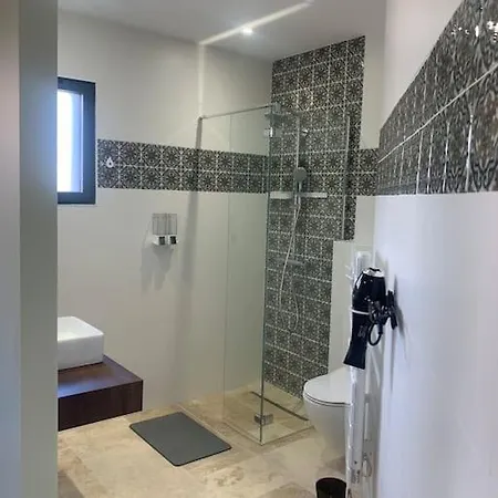 Vue Et Piscine Privee