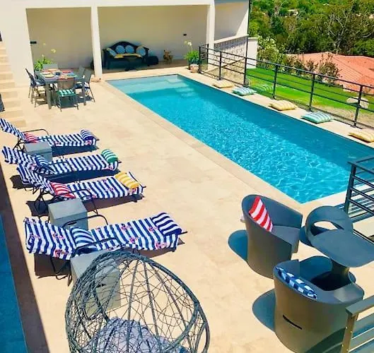 Vue Et Piscine Privee *