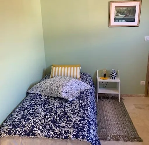 Vue Et Piscine Privee